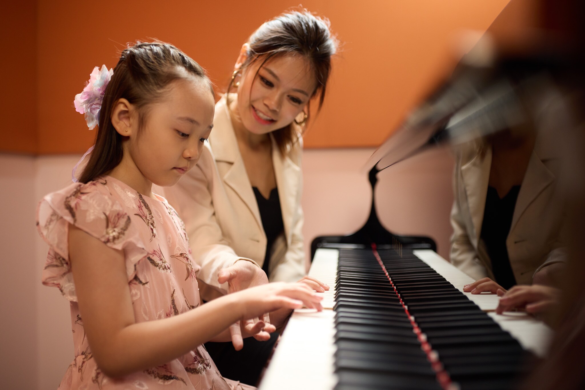 子どものピアノレッスン風景