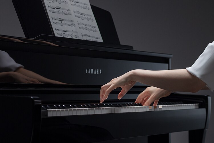 CLP-735 - Overview - Clavinova - Products - Pianos - Yamaha
